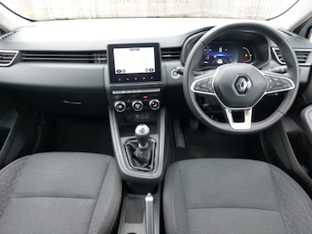 Used Renault Clio 2022 for sale - 76254652: Photo 2