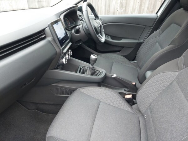 Used Renault Clio 2022 for sale - 76254652: Photo 5