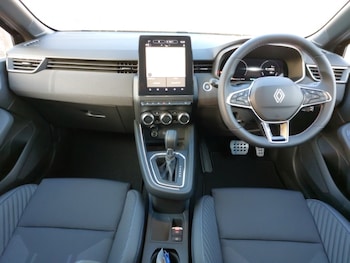 Used Renault Clio 2025 for sale - 76906936: Photo