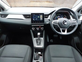 Used Renault Captur 2023 for sale - 77251749: Photo