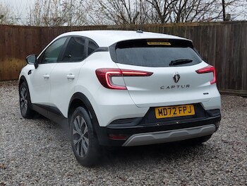 Used Renault Captur 2023 for sale - 77251749: Photo