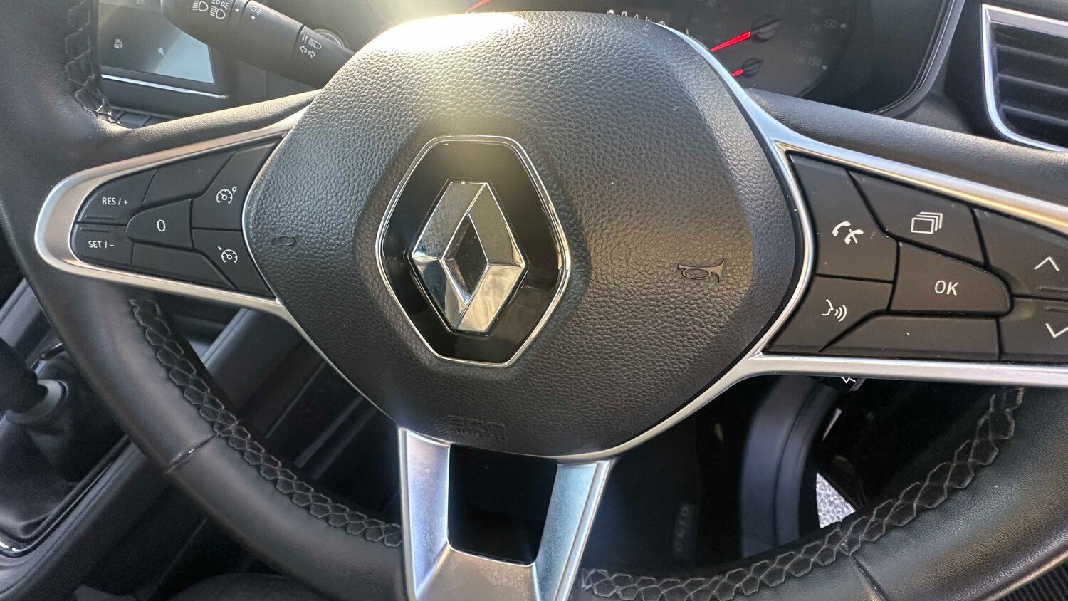 Used Renault Clio 2022 for sale - 77859621: Photo 13