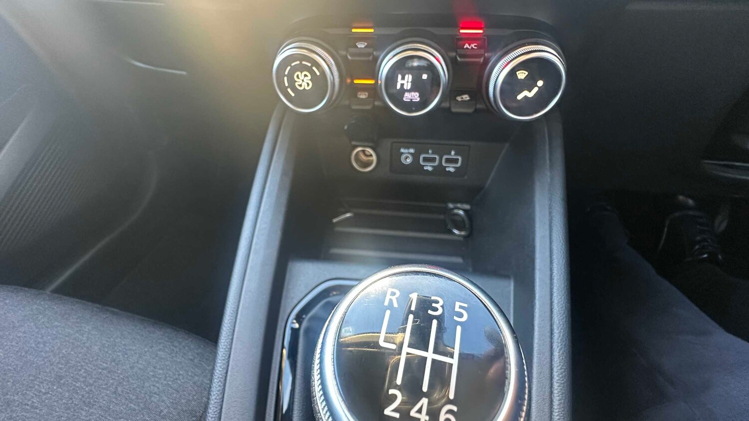 Used Renault Clio 2022 for sale - 77859621: Photo 15