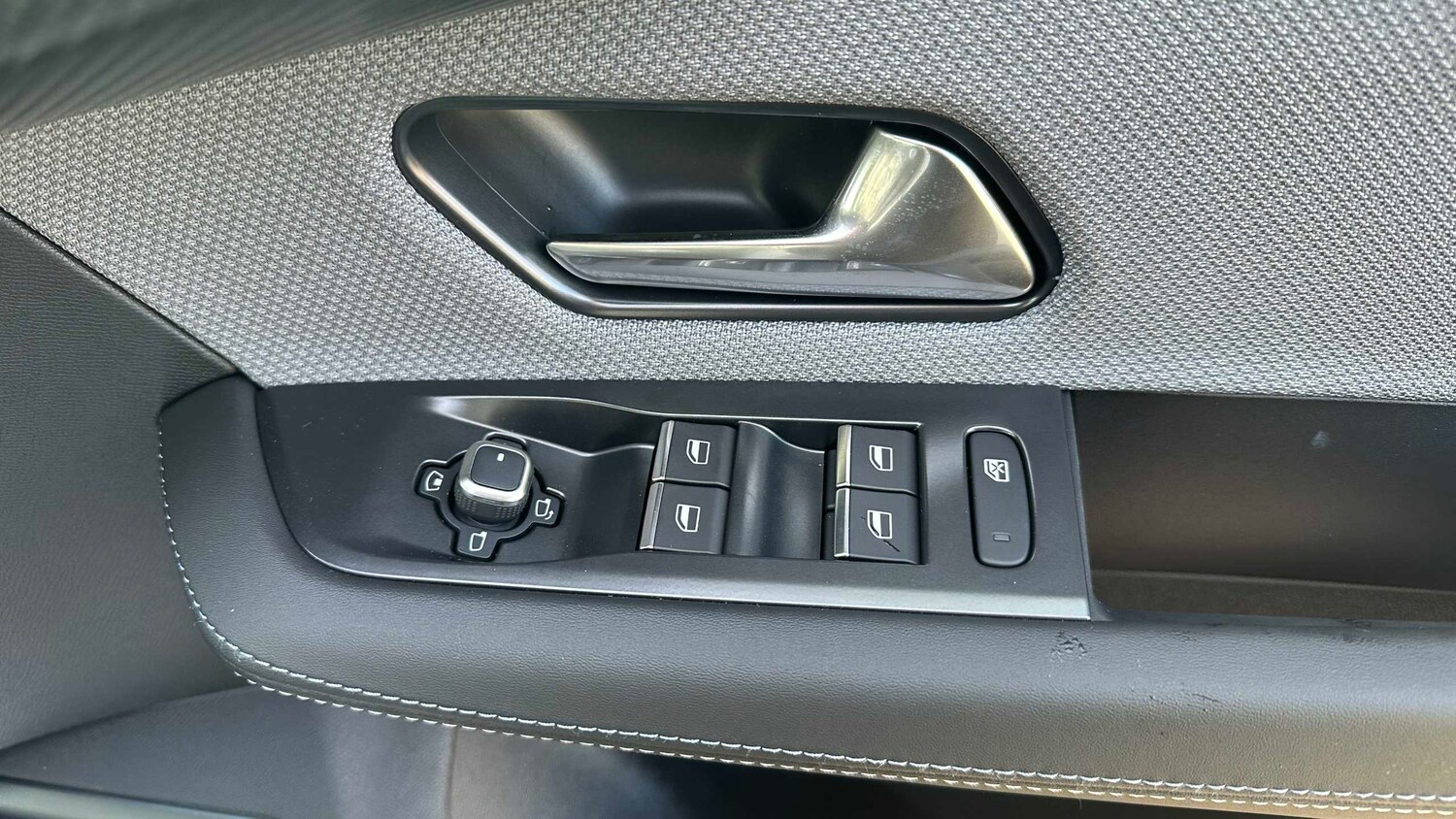 Used Vauxhall Grandland for sale - 77861655: Photo 9