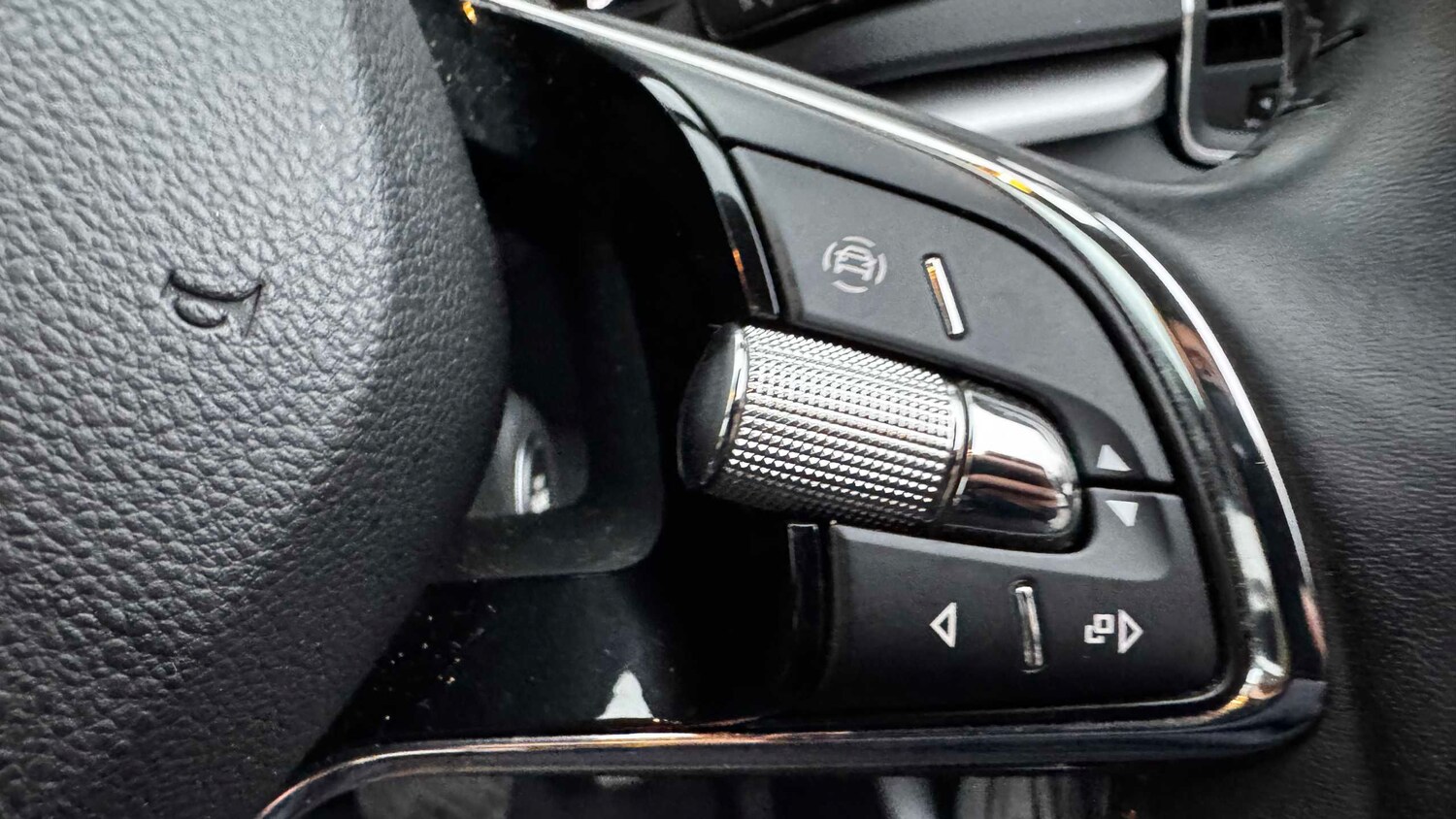 Used Skoda Karoq 2022 for sale - 77858460: Photo 24