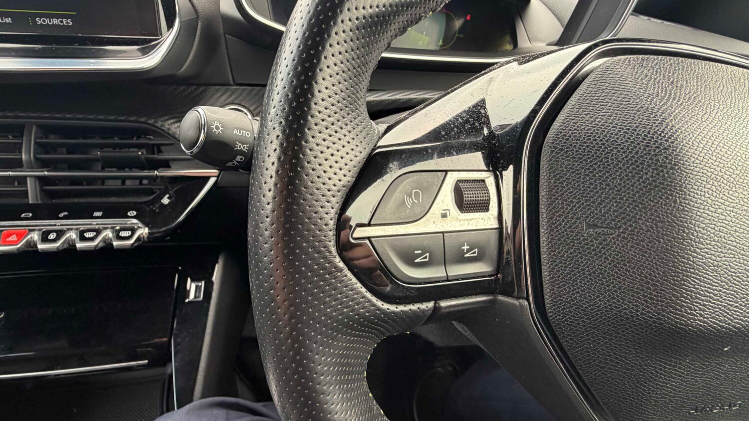 Used Peugeot 2008 for sale - 77861211: Photo 12