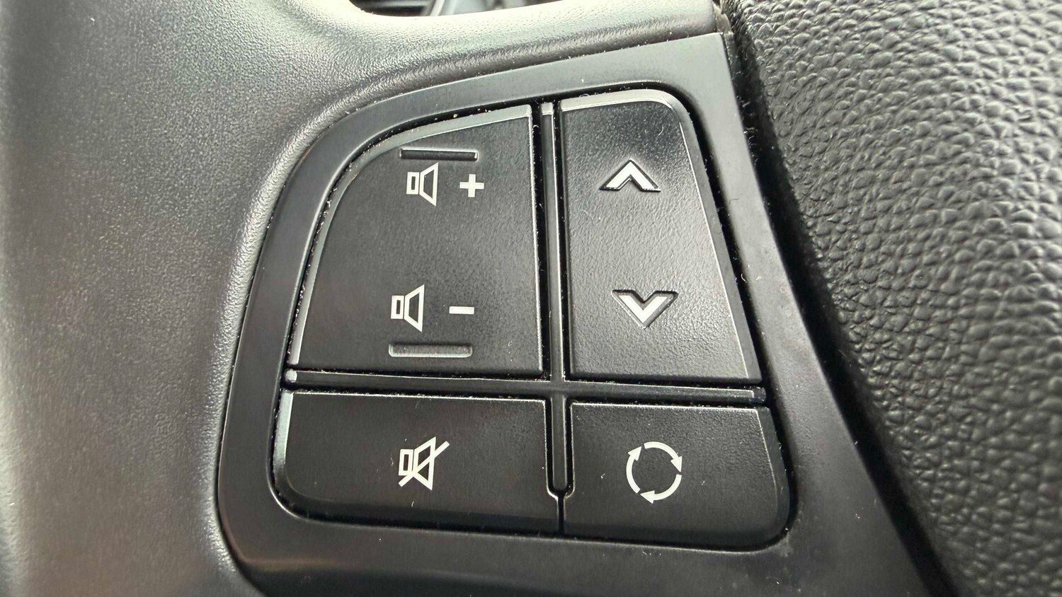 Used Hyundai i10 for sale - 77858171: Photo 17