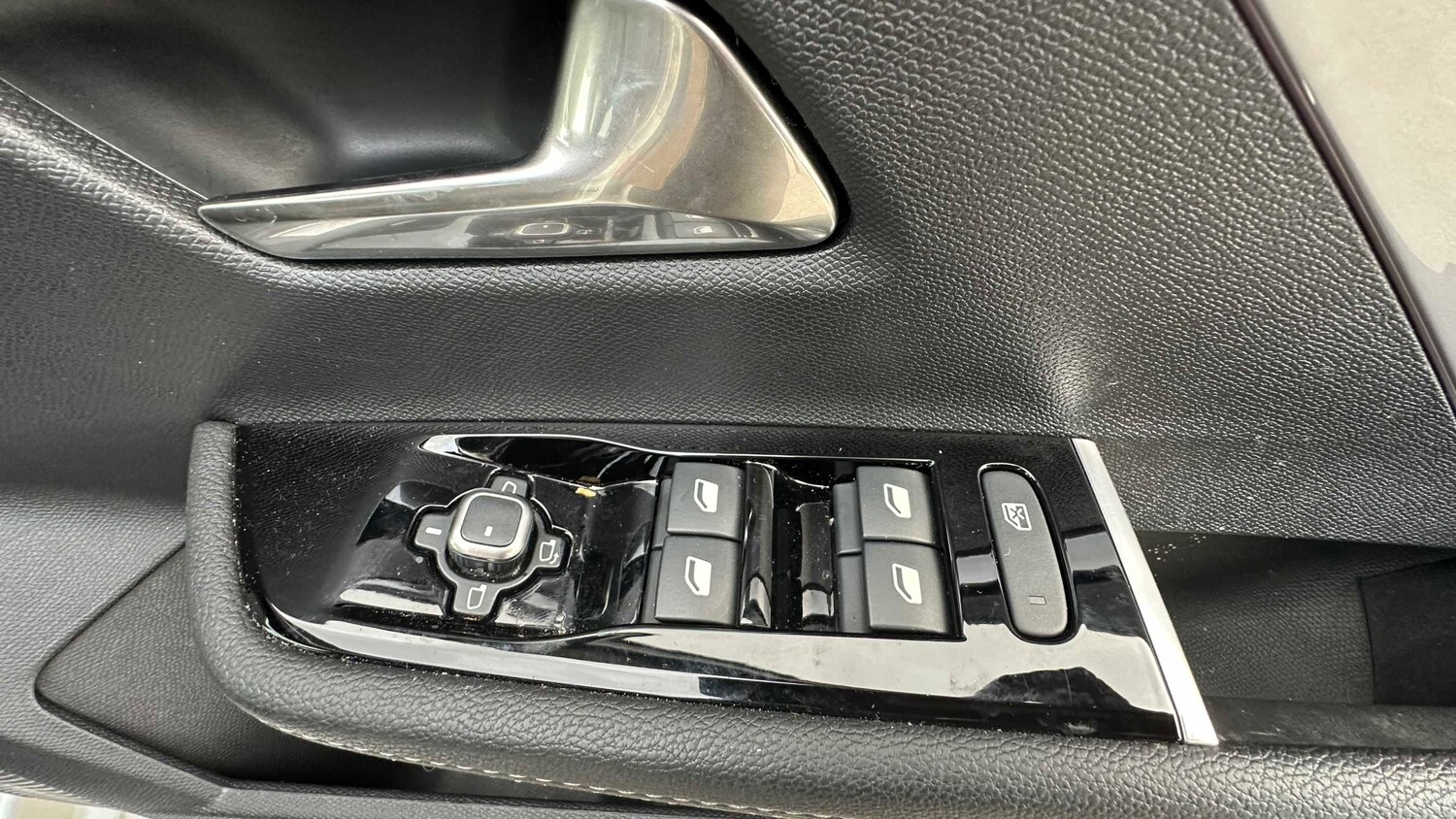 Used Vauxhall Astra for sale - 77859230: Photo 15