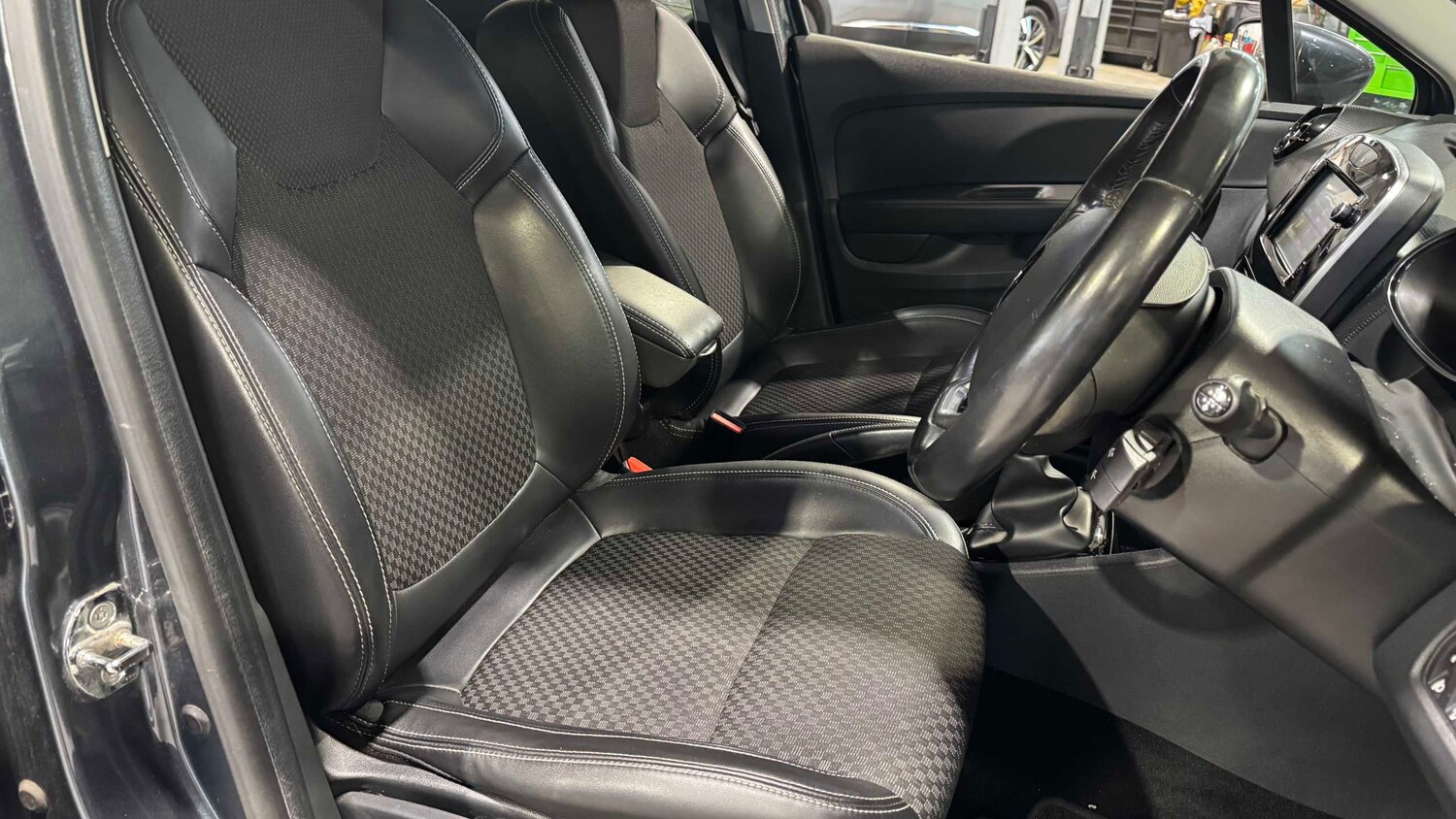 Used Renault Clio for sale - 77861974: Photo 11