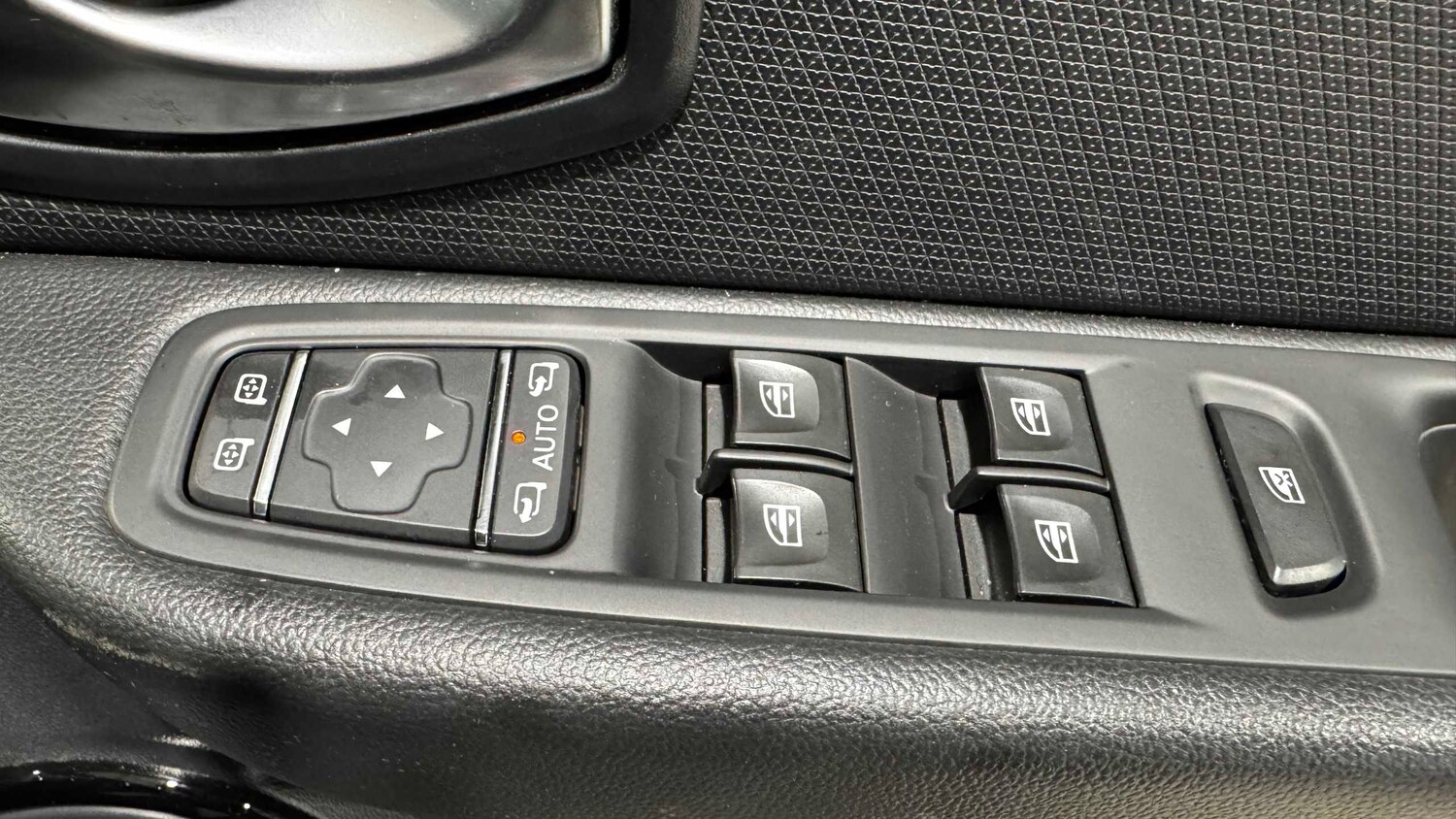 Used Renault Clio for sale - 77861974: Photo 12