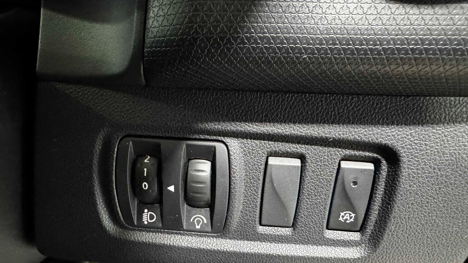 Used Renault Clio for sale - 77861974: Photo 14