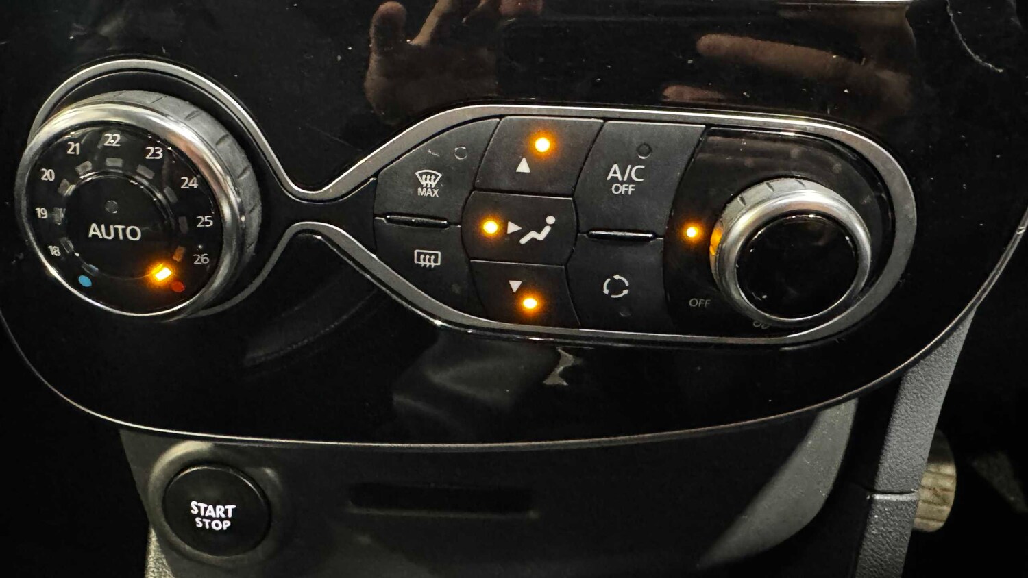 Used Renault Clio for sale - 77861974: Photo 15