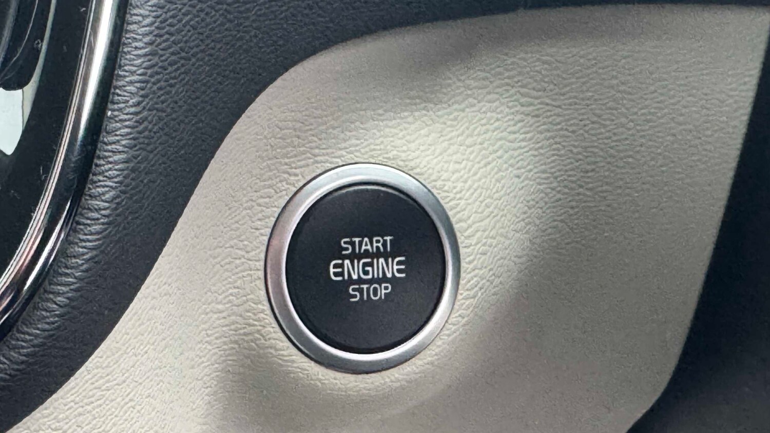 Used Volvo XC40 2022 for sale - 77899226: Photo 25