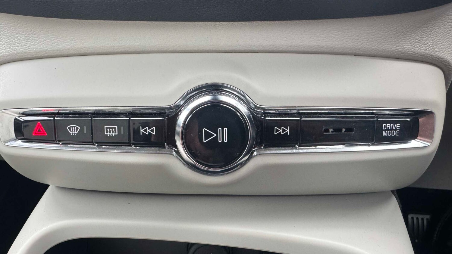 Used Volvo XC40 2022 for sale - 77899226: Photo 35