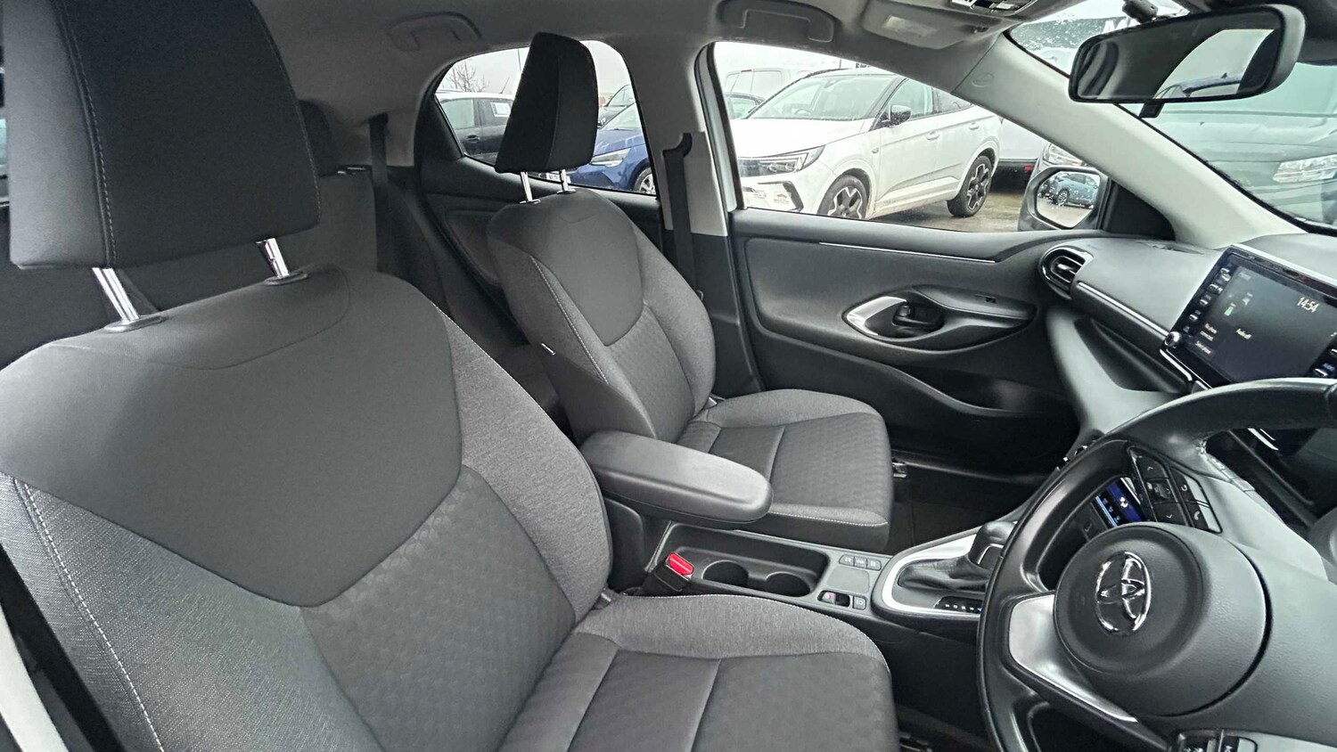 Used Toyota Yaris 2022 for sale - 77995854: Photo 8