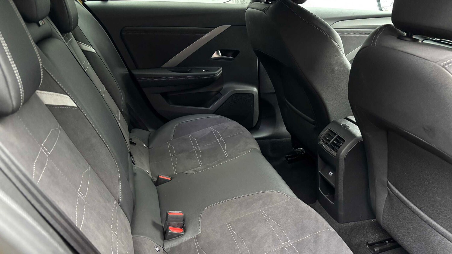 Used Vauxhall Astra for sale - 77862544: Photo 10