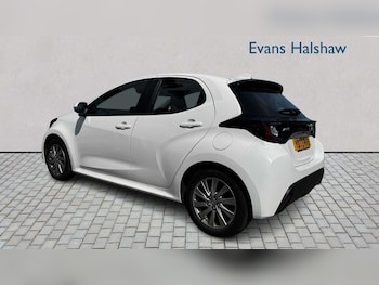 Used Toyota Yaris 2023 for sale - 79535661: Photo