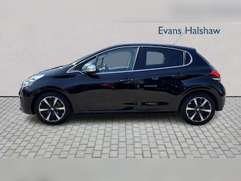 Used Peugeot 208 2017 for sale - 79095835: Photo