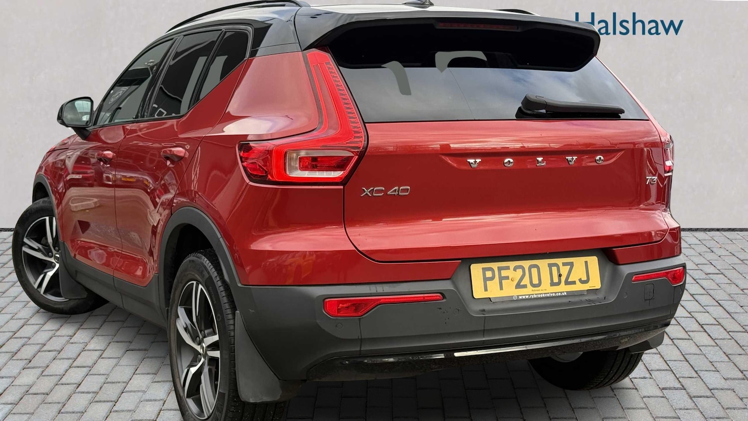 Used Volvo XC40 for sale - 77861265: Photo 2