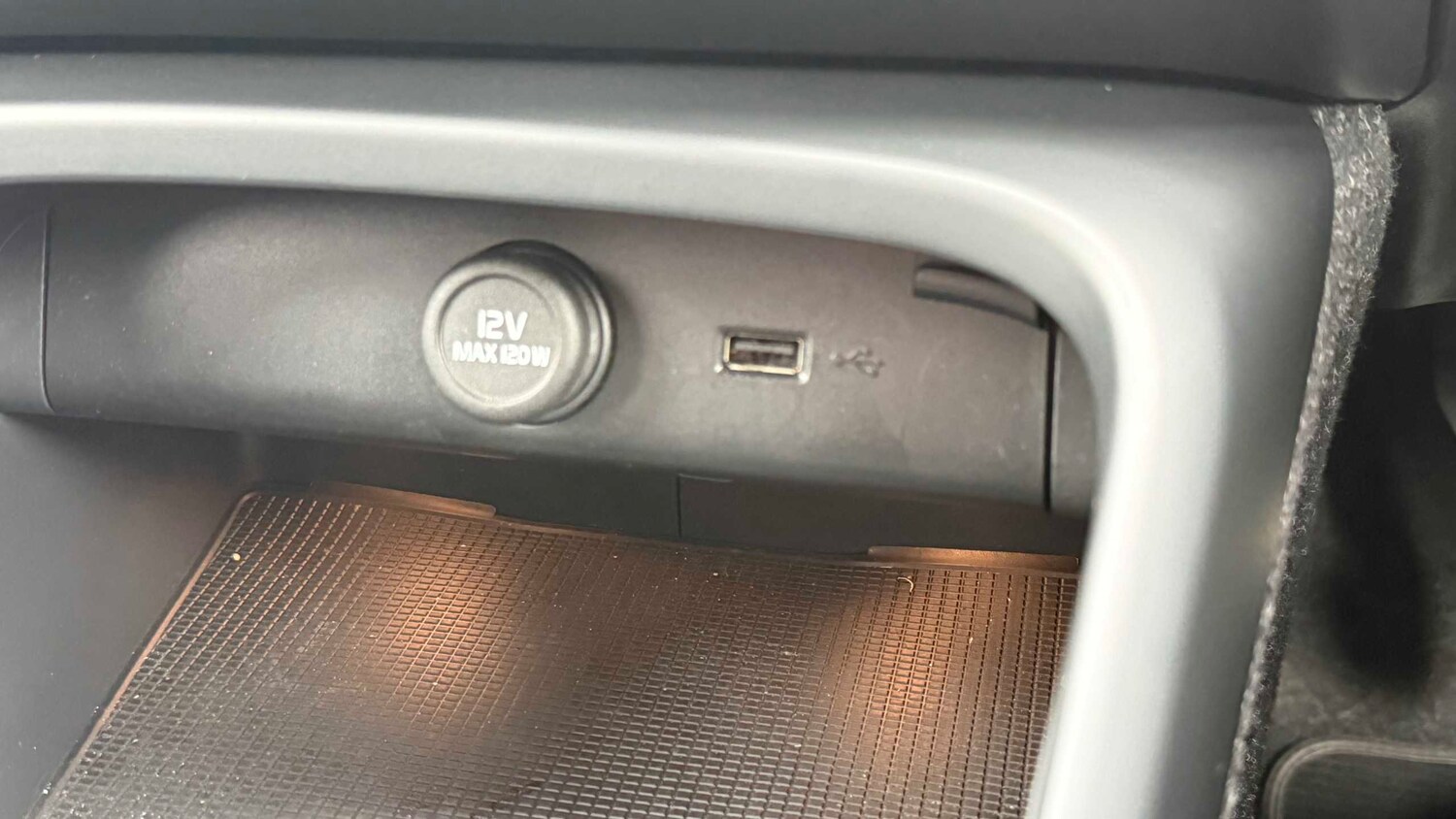 Used Volvo XC40 for sale - 77861265: Photo 20