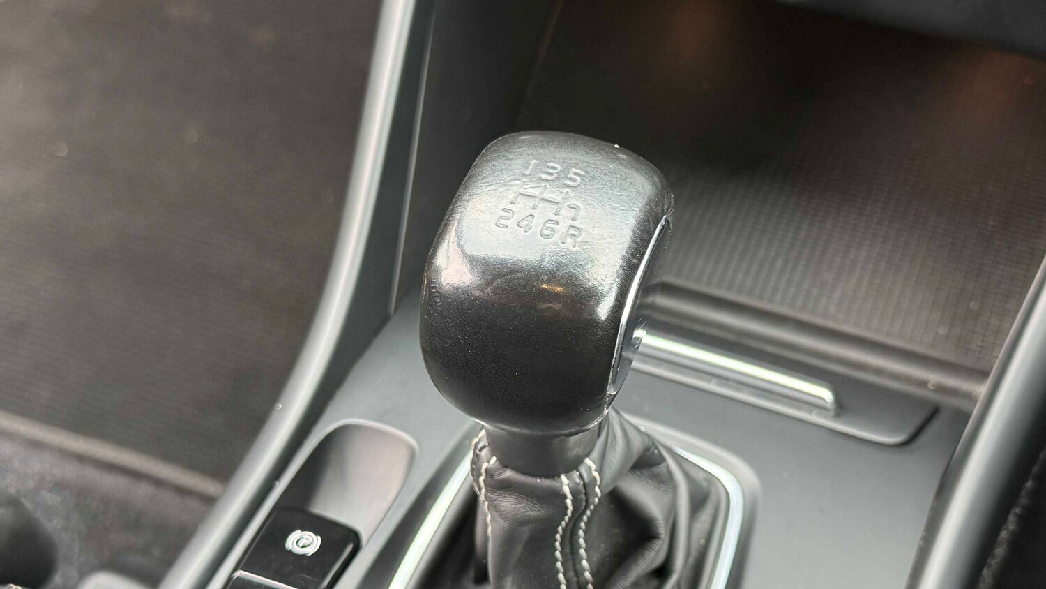 Used Volvo XC40 for sale - 77861265: Photo 21