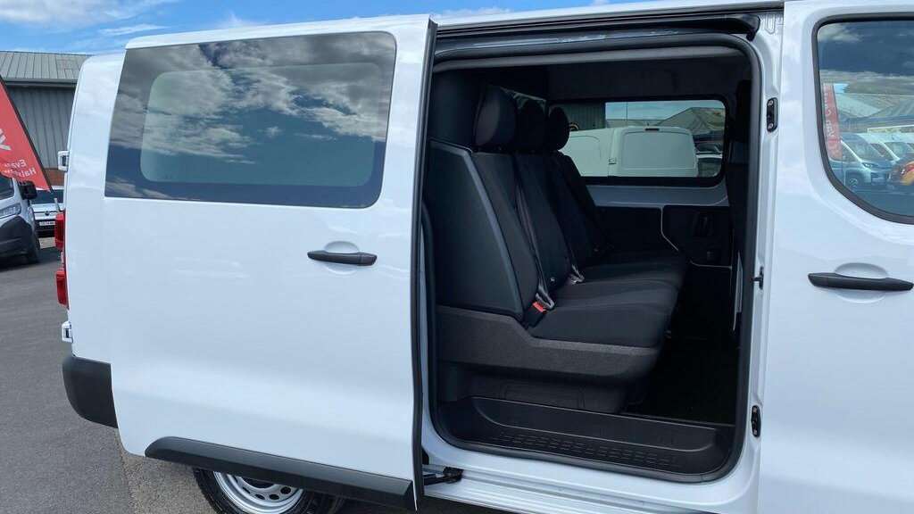 Used Vauxhall Vivaro 2025 for sale - 77860622: Photo 4