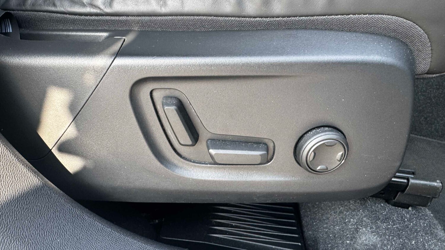 Used Volvo XC40 for sale - 77960688: Photo 16