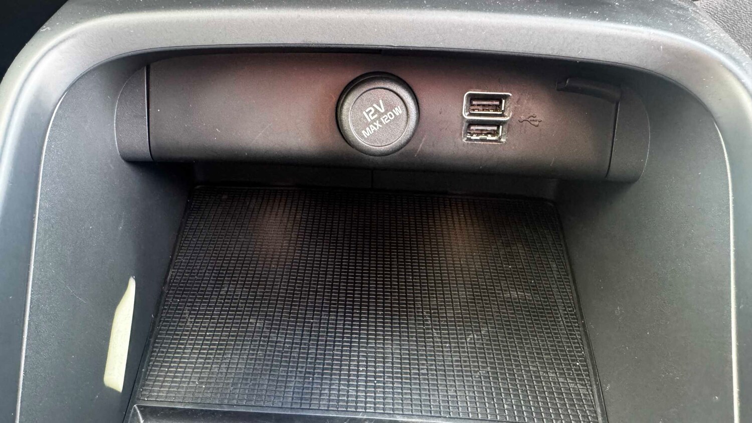 Used Volvo XC40 for sale - 77960688: Photo 25