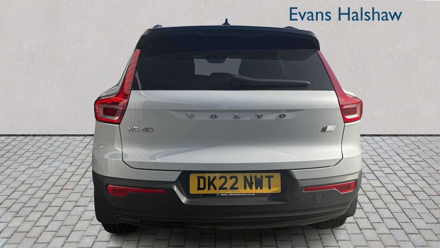 Used Volvo XC40 for sale - 77960688: Photo 4