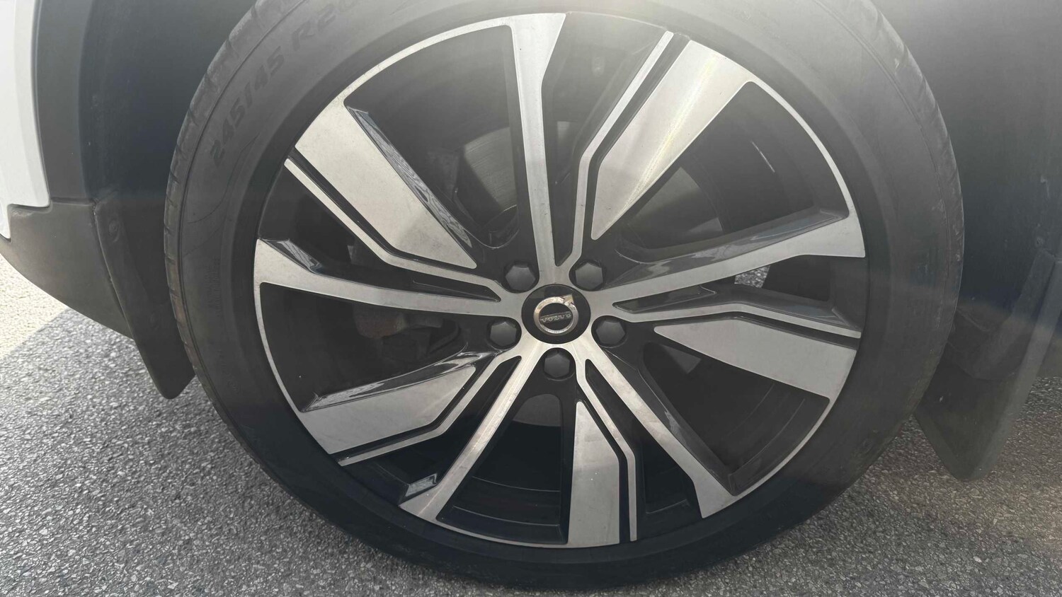 Used Volvo XC40 for sale - 77960688: Photo 6