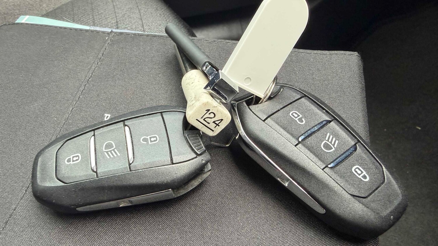 Used Peugeot 208 2022 for sale - 78137629: Photo 27