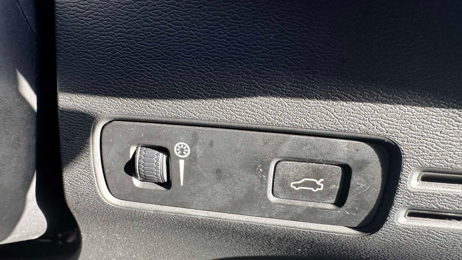 Used Volvo XC40 for sale - 77858777: Photo 15