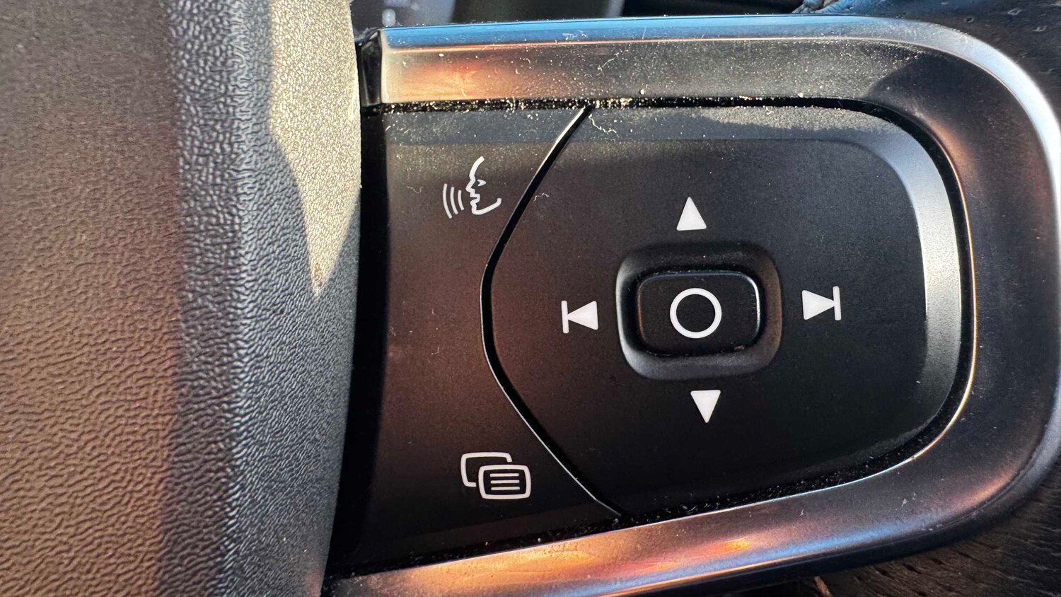 Used Volvo XC40 for sale - 77858777: Photo 18