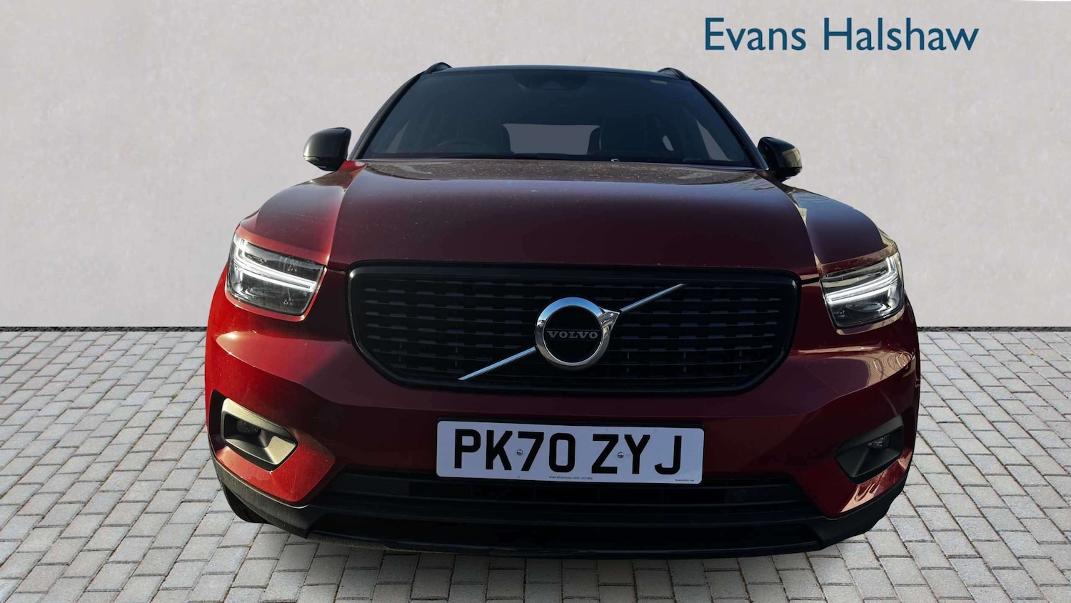 Used Volvo XC40 for sale - 77858777: Photo 2