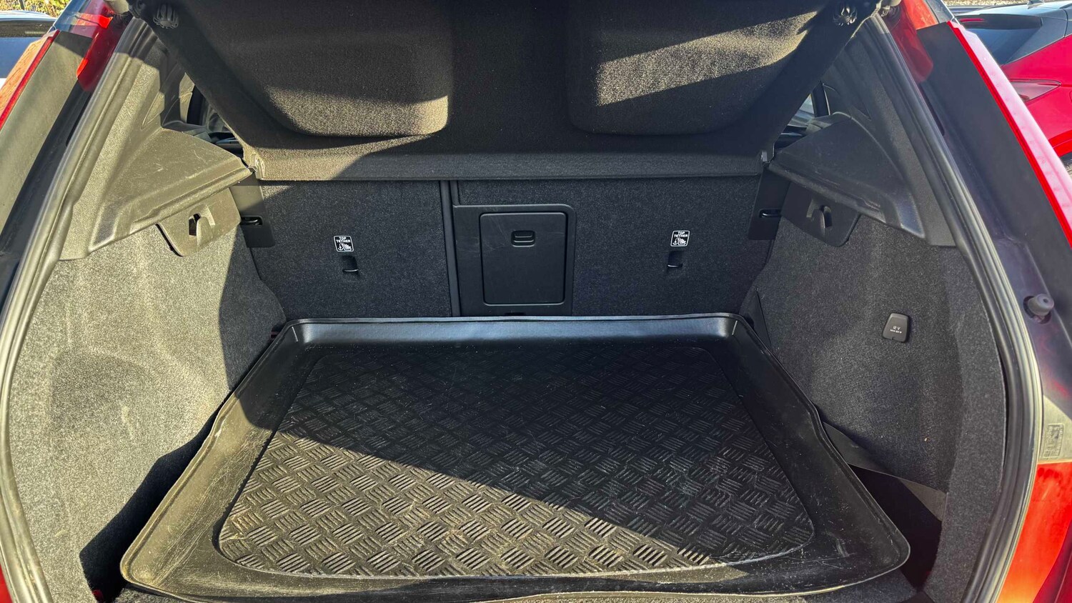 Used Volvo XC40 for sale - 77858777: Photo 8