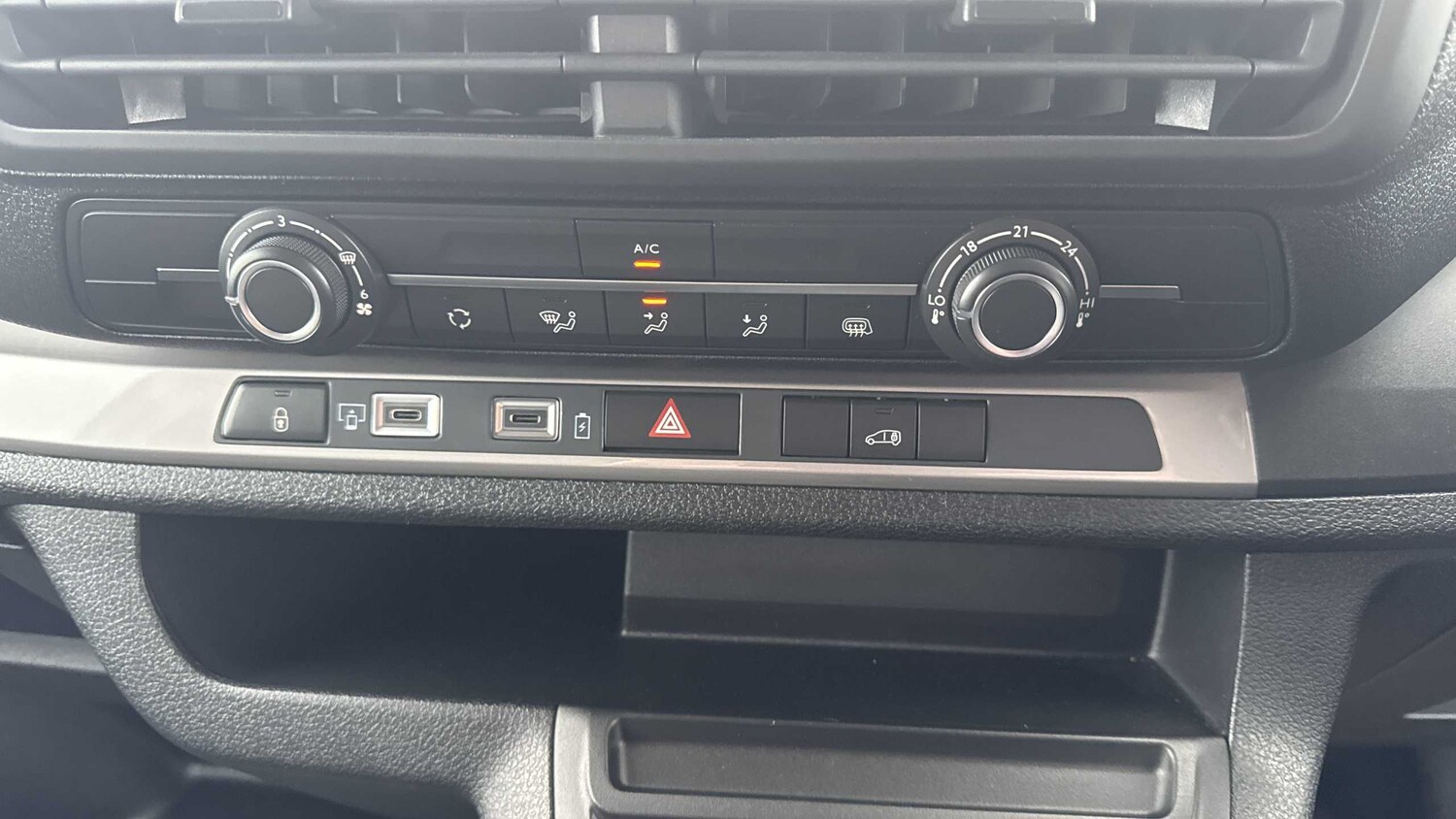 Used Peugeot Expert 2025 for sale - 77861101: Photo 24