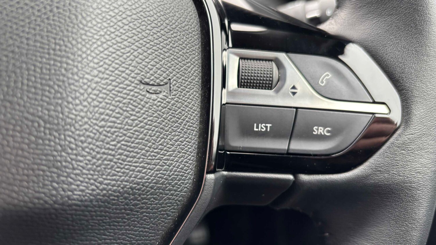 Used Peugeot 208 for sale - 77860640: Photo 23