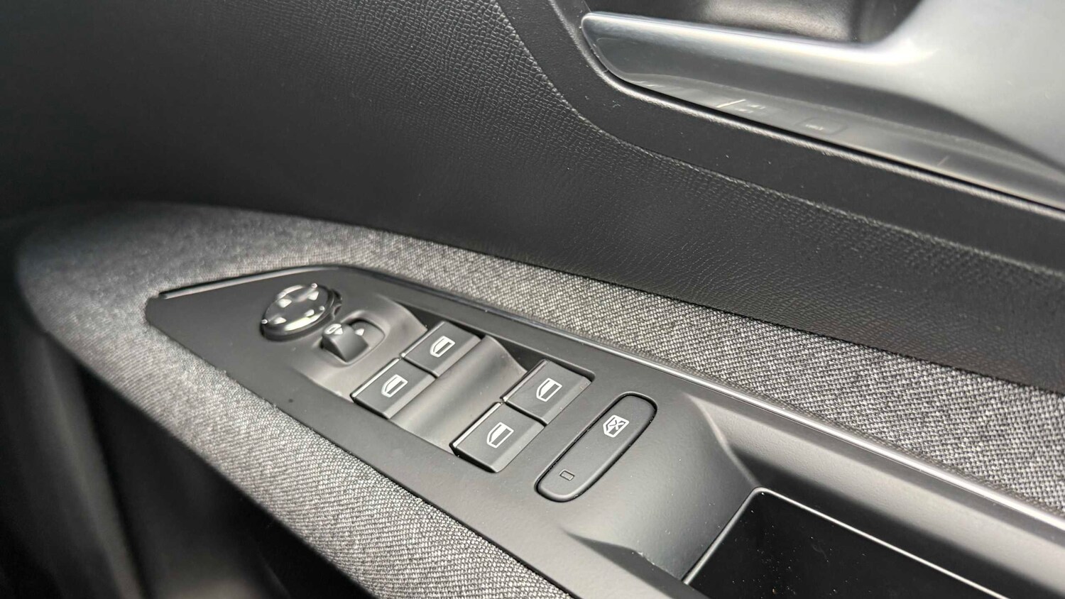 Used Peugeot 3008 for sale - 77861274: Photo 24