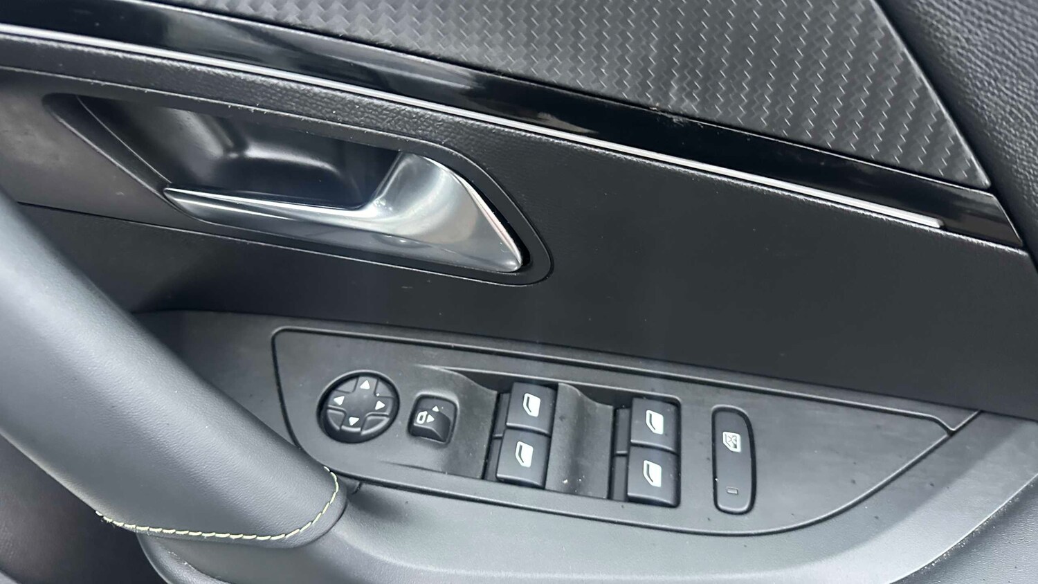 Used Peugeot 2008 for sale - 77861985: Photo 16