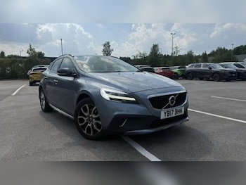 Used Volvo V40 2017 for sale - 78825584: Photo