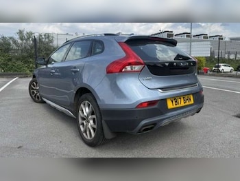 Used Volvo V40 2017 for sale - 78825584: Photo