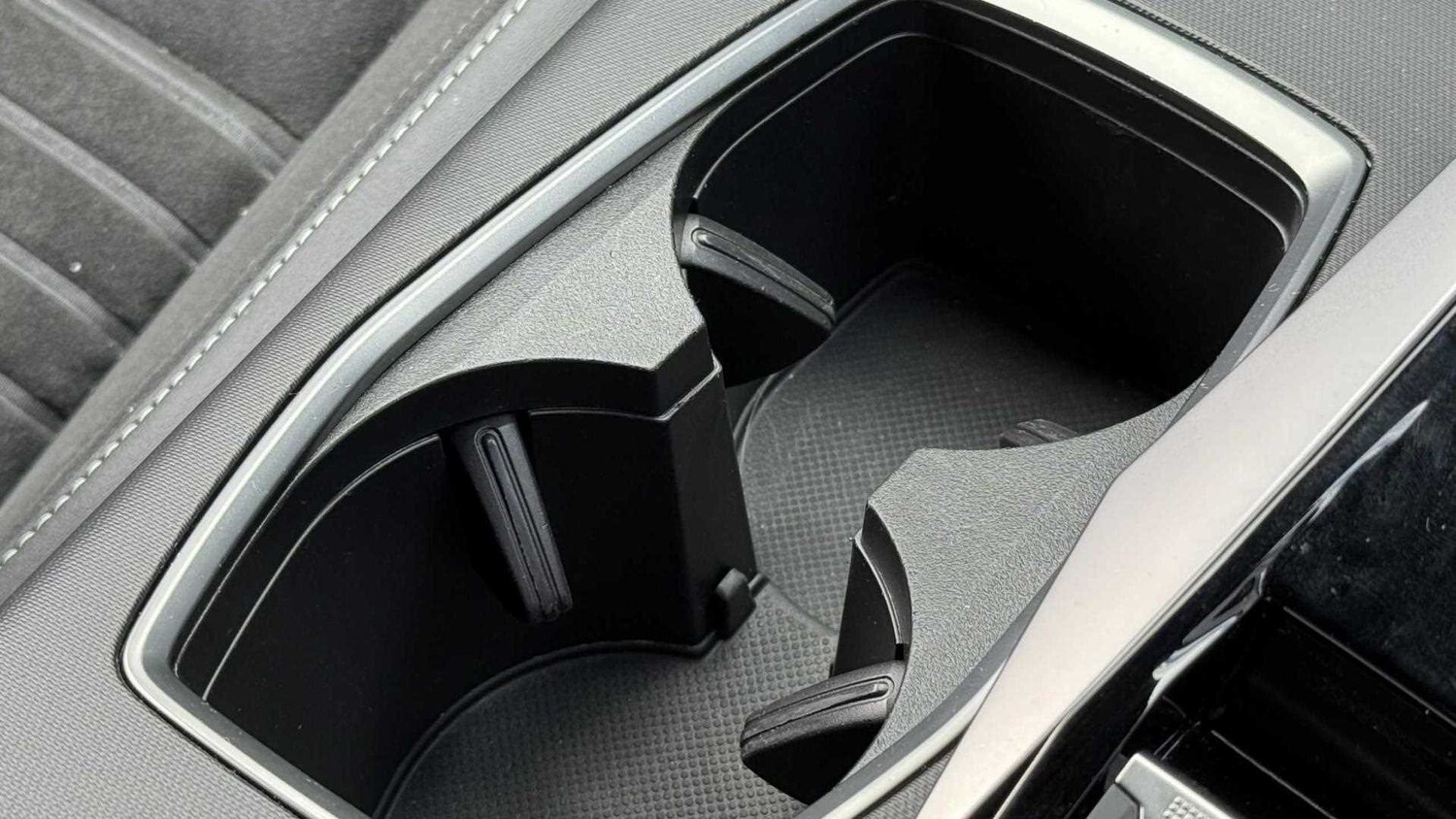 Used Peugeot 5008 2024 for sale - 77856604: Photo 32