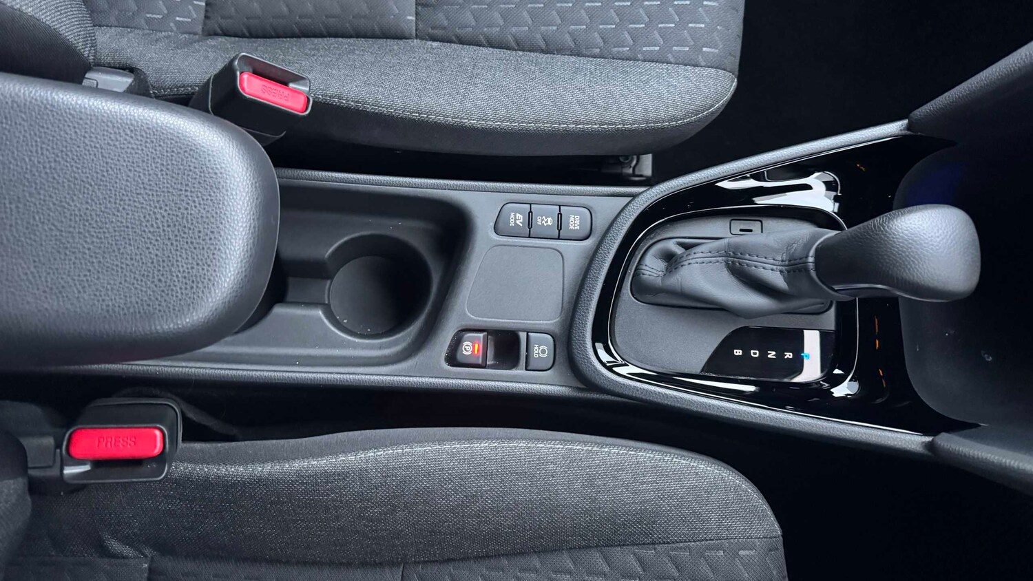 Used Toyota Yaris Cross for sale - 77860378: Photo 27