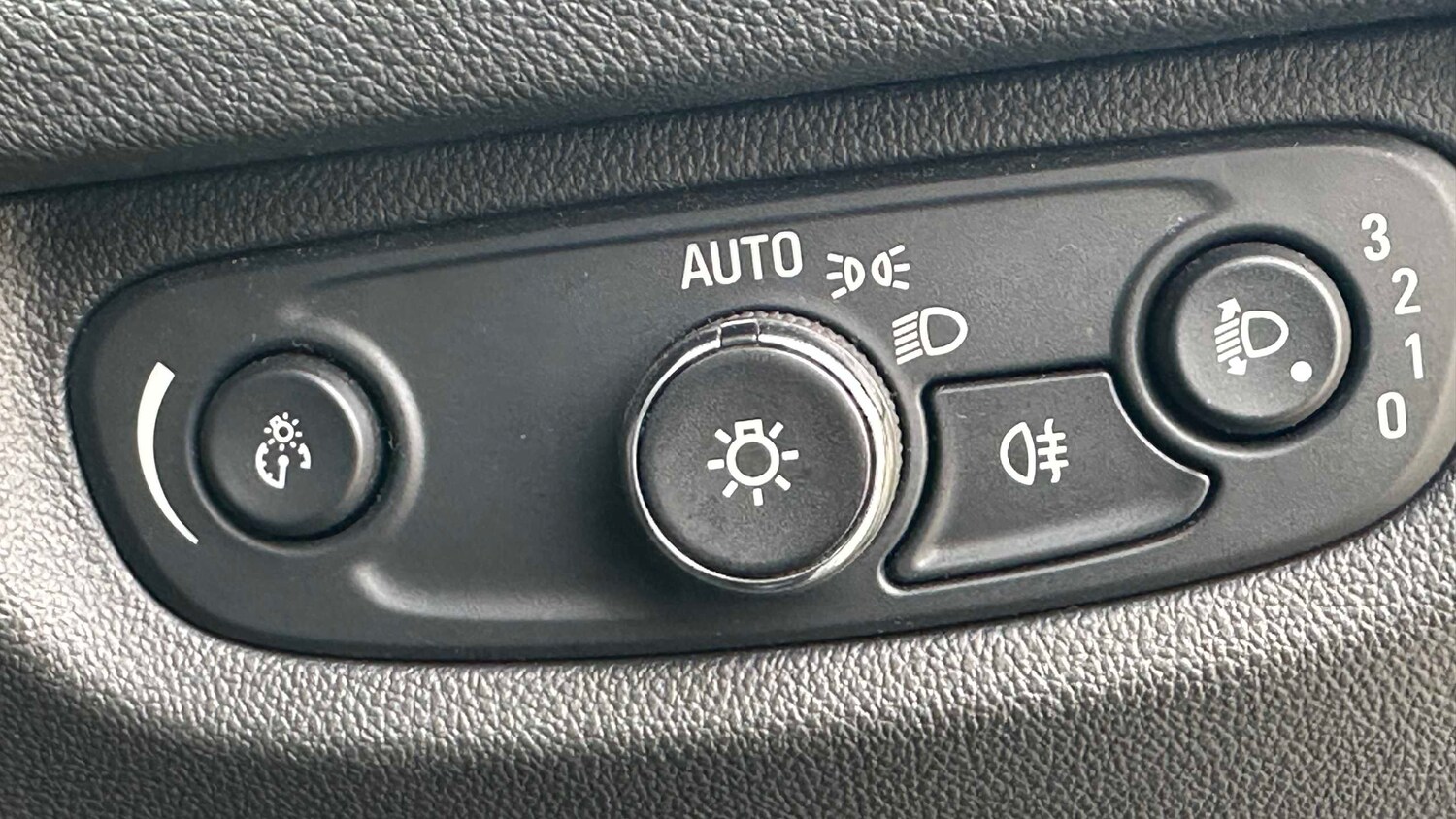 Used Vauxhall Insignia for sale - 77858056: Photo 11