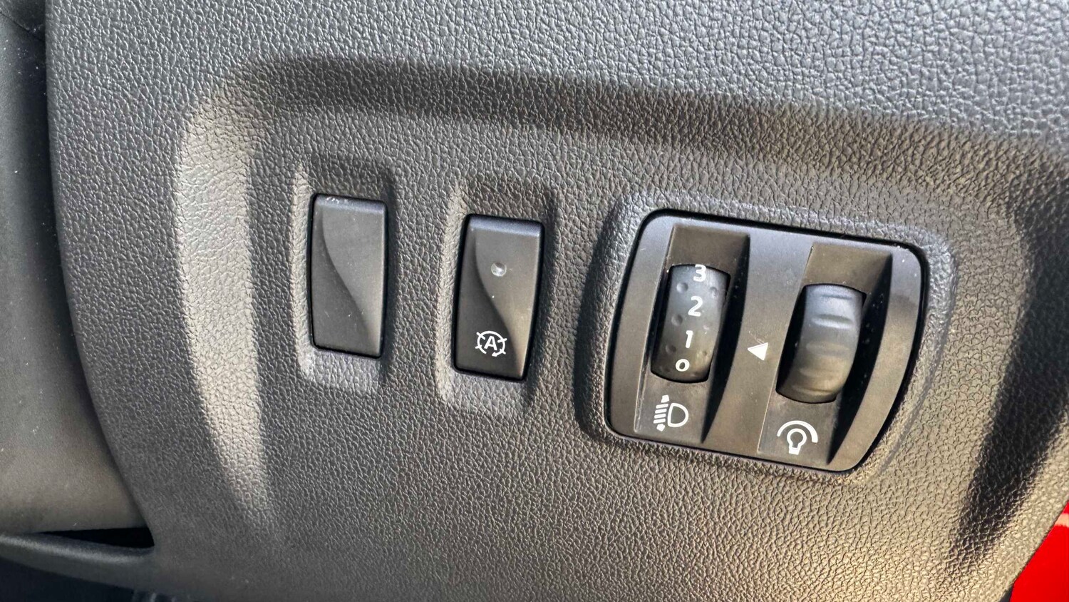 Used Renault Captur for sale - 77862688: Photo 14