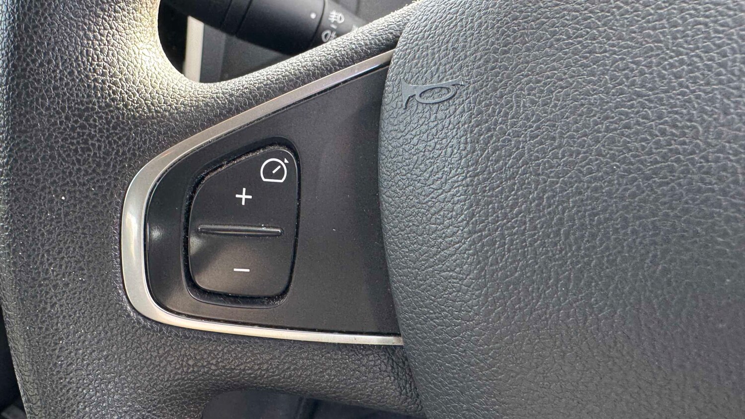 Used Renault Captur for sale - 77862688: Photo 17