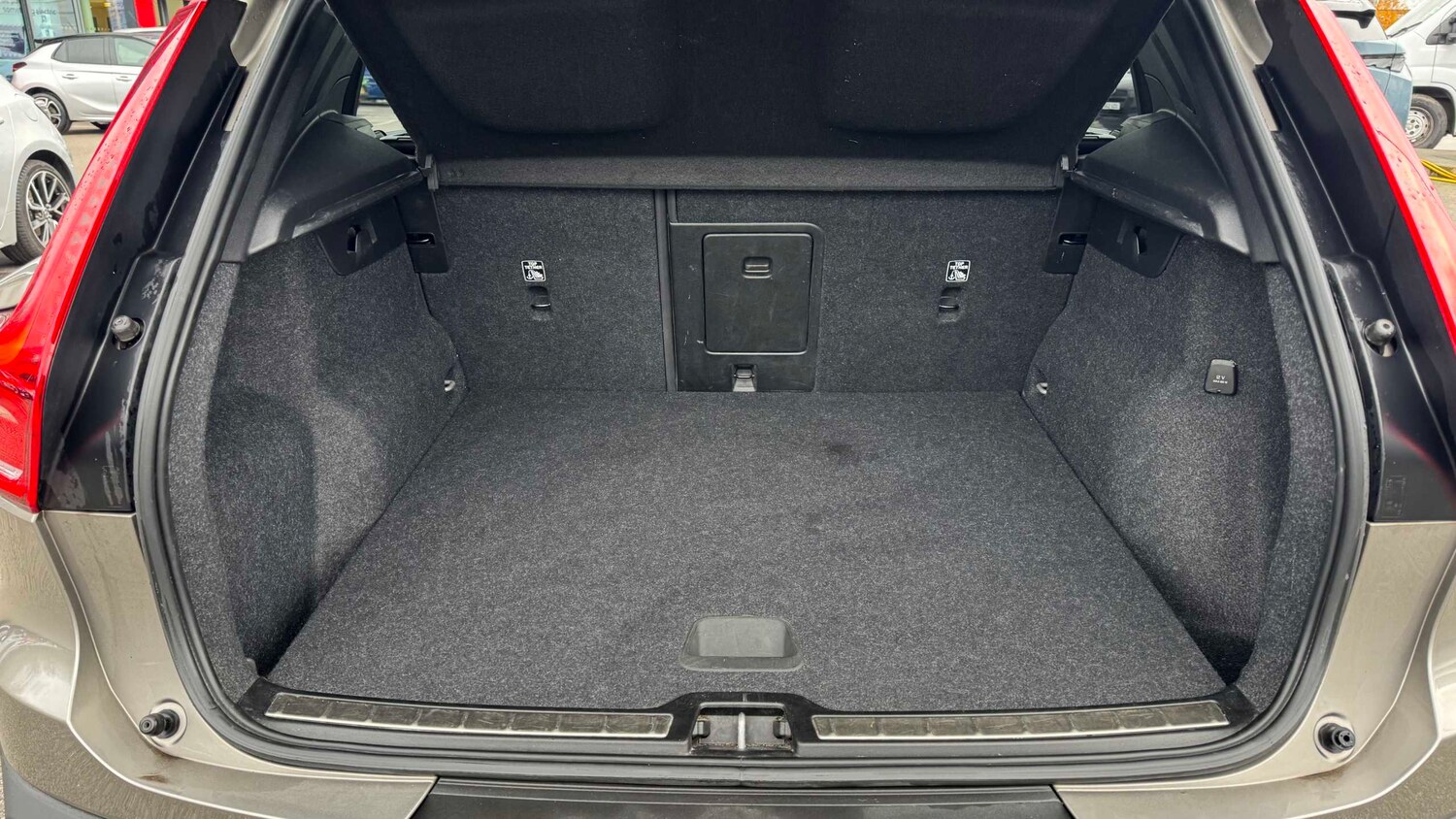 Used Volvo XC40 2022 for sale - 77858554: Photo 10