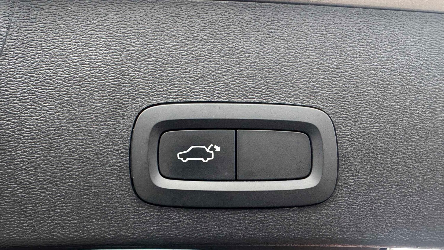 Used Volvo XC40 2022 for sale - 77858554: Photo 11