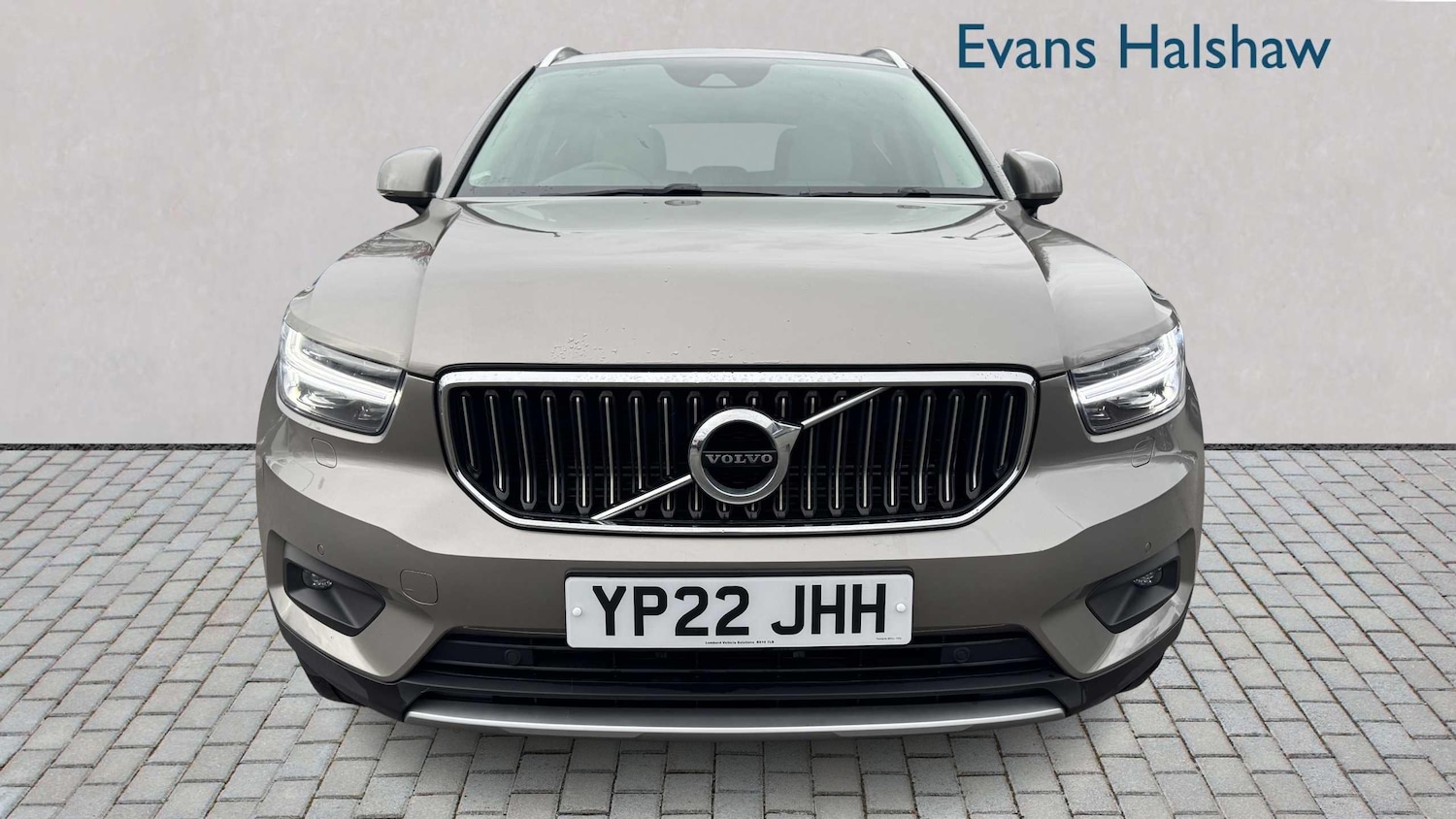 Used Volvo XC40 2022 for sale - 77858554: Photo 2