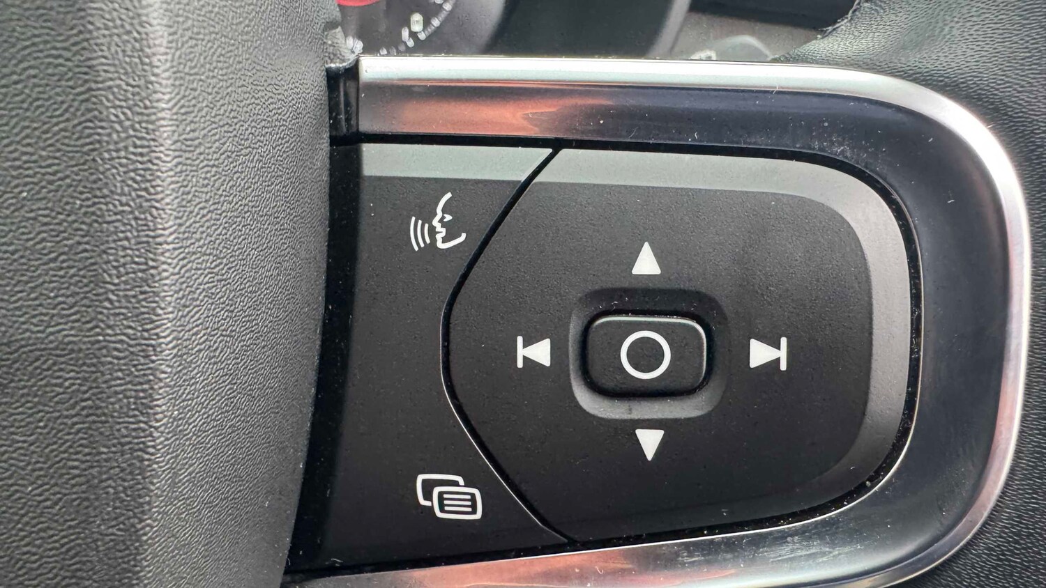 Used Volvo XC40 2022 for sale - 77858554: Photo 21